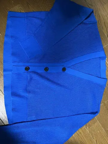 안피로, 파란색 V넥 가디건 M