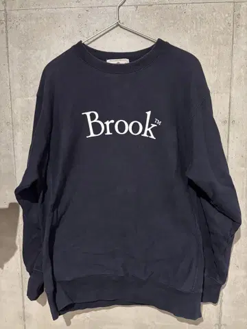 Brook 맨투맨 네이비