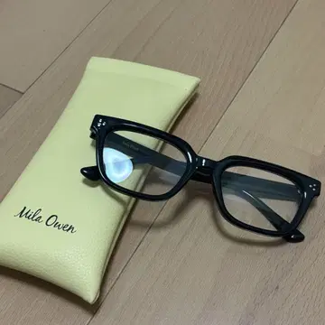 Mila Owen 블랙 안경 케이스 포함