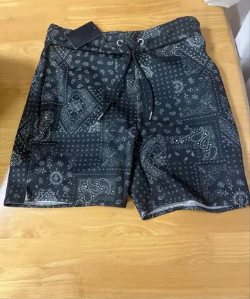 반다나 패턴 블랙 숏팬츠