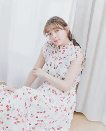 LILLIAN CARAT 전개 프린트 티어드 원피스 체리