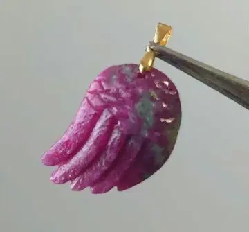 루비 깃털 A 펜던트 탑