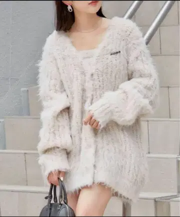 chico 브로치 부착 샤기 모헤어 가디건 아이보리