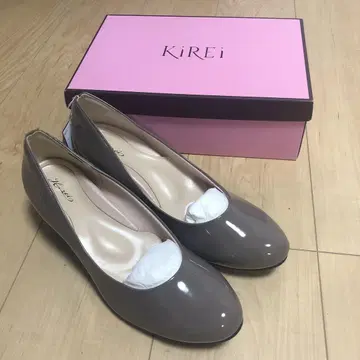 새상품 택 포함 KiREi 펌프스 25.5cm 2E