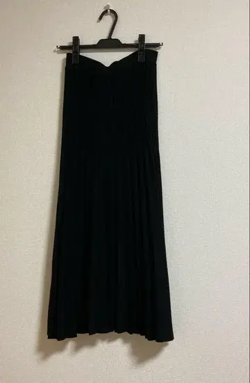블랙 플리츠 롱 스커트