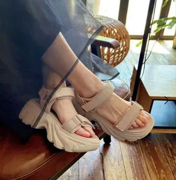 볼륨 밑창 벨트 스포츠 샌들 LL 핑크