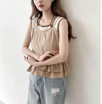 카스타네 스웨이드 페플럼 뷔스티에 베이지