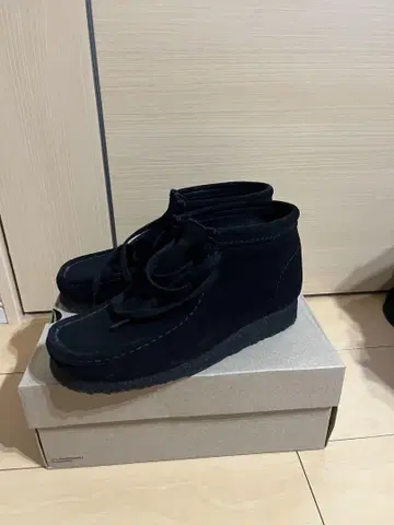 Clarks 클락스 왈라비