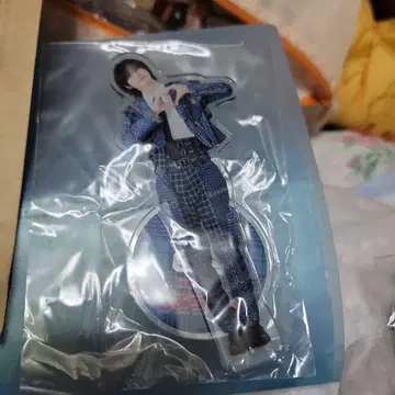 오카다 유키 러브츄츄 의상 아크릴 스탠드