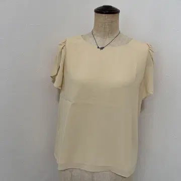 새상품 프리즈마트 Freesia 쉬폰 티셔츠 상의 베이지