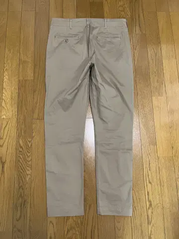 BEAMS 테이퍼드 베이지