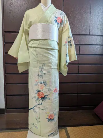 연한 그린 컬러 꽃무늬 츠케사게 호몬기