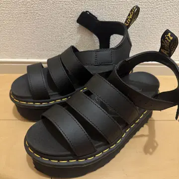 새상품급 Dr.Martens 통굽 샌들