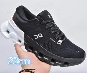 새상품 ON Cloudflyer5 스니커즈 23cm 블랙+화이트