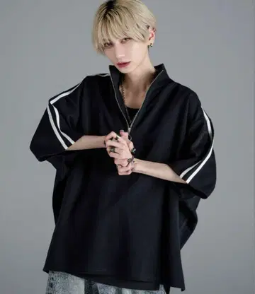 ADRER 아들러 헤비 코튼 반지 하프 지퍼 루즈핏 티
