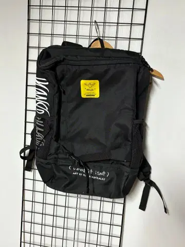 What it isNtART BY MARK GONZALES 백팩