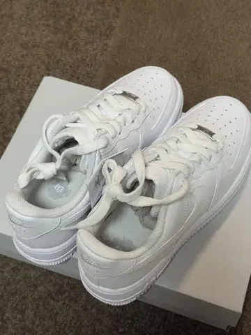 에어포스 원 화이트 새상품 24.5cm
