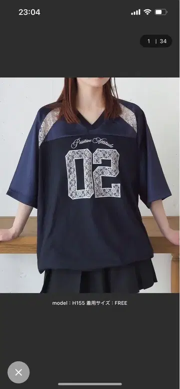네이비 반팔 티셔츠 레이스 악센트