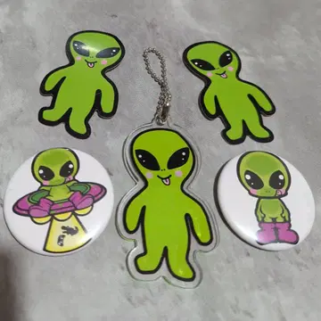 오리지널 에이리언 디자인 핀 배지 x 2 키링 스티커 x 2세트
