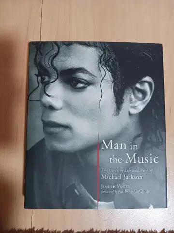 Man in the Music: Michael Jackson 외국도서
