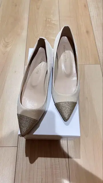 베이지 글리터 스틸레토 펌프스 form forma