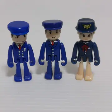 플라키즈 역무원, 여성 승무원