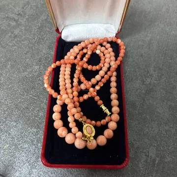 코랄 비즈 목걸이