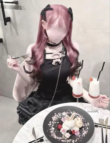 honeymew 허니뮤우 초커 달린 더블 리본 상의
