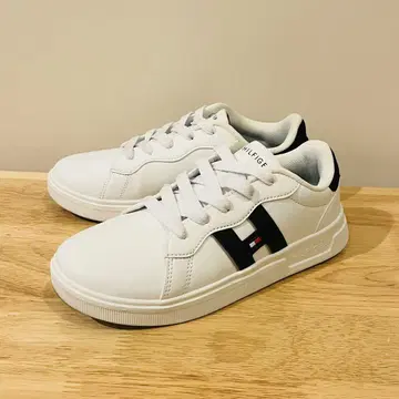 타미힐피거 화이트 스니커즈 23.5 TOMMY HILFIGER