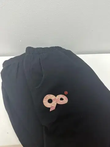 9090 카모플라쥬 로고 조거 팬츠 블랙