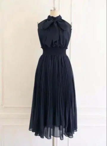 herlipto Pleated Chiffon Ribbon Dress