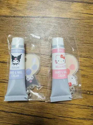 Sanrio 아크릴 참 포함 미니 핸드 크림