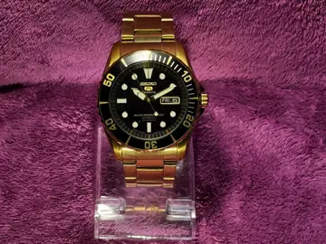 해외 모델 SEIKO 5 스포츠 다이버 골드