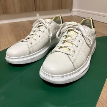 GEOX 화이트 스니커즈 가죽 스니커즈