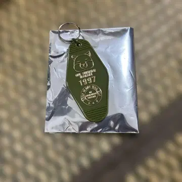 MUCC 2025 아메리칸 레트로 호텔룸 키링