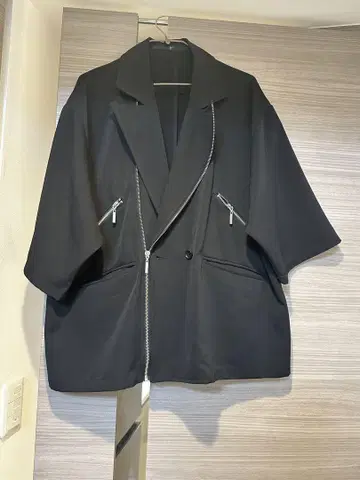 지퍼 달린 테일러드 자켓