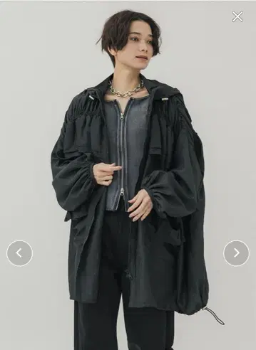 [ 새상품급 ] MECRE 디자인 개더 라이트 후디 코트