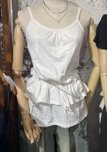 화이트 프릴 슬리브리스 캐미 원피스 숏