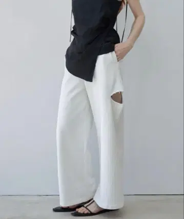 [ JOSEMOON ] WIDE SLIT SWEAT PANTS