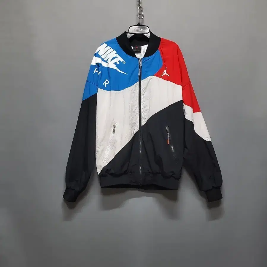 JORDAN 조던 Nike Air Jordan Color Block Windbreaker on Bunjang