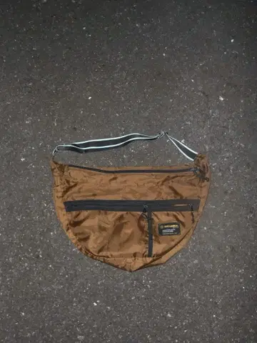DEGNER 숄더백 brown