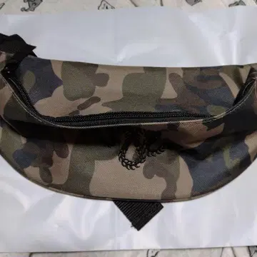 gibous skull snake waist pouch