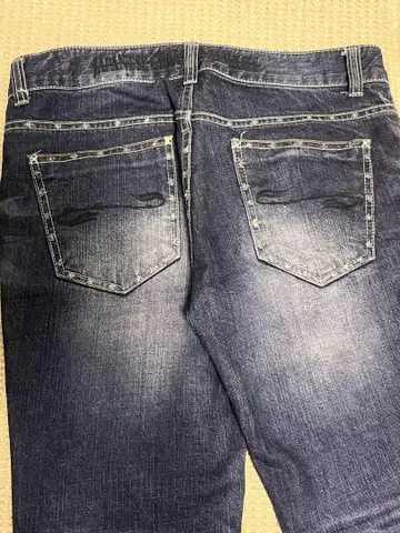 다크 블루 데님 부츠컷 블랙