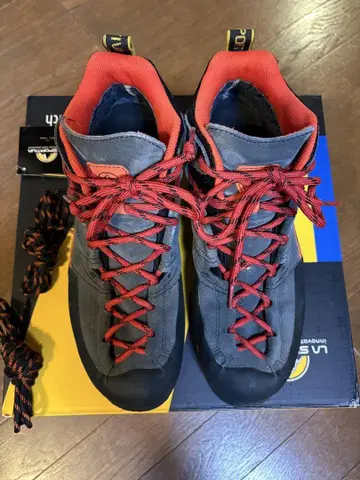 스포르티바 볼더X 미드 GTXcarbon/flameEU 43 1/2