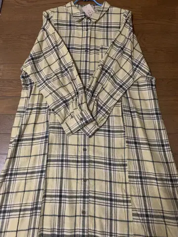 [ 미사용 새상품 ] 택 포함 사만사 모스모스 패턴 모듬 셔츠 원피스