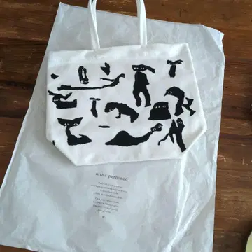 미나 페르호넨 토트백 화이트