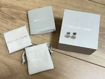 MICHAEL KORS MK 로고 귀걸이