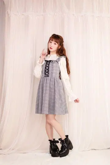 허니시나몬 체크 프릴 점프스커트 그레이