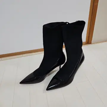 ZARA 미사용 새상품 블랙 스틸레토 니트 부티