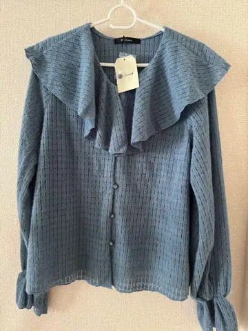 새상품 미사용 택 포함 w closet 프릴 옷깃 블루 긴팔 셔츠